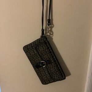 Coach Signature Soho wristlett‎